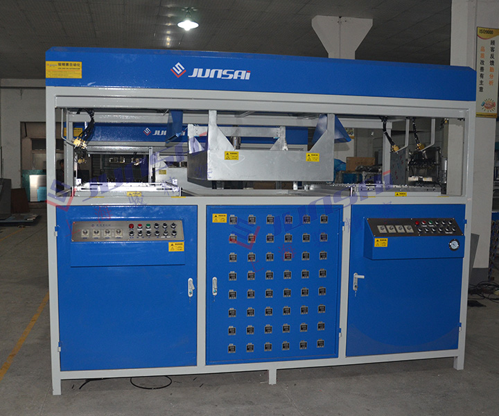 雙工位吸塑機(jī)打板機(jī)5.jpg