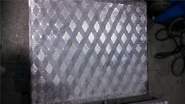 淋水片吸塑機模具2.jpg