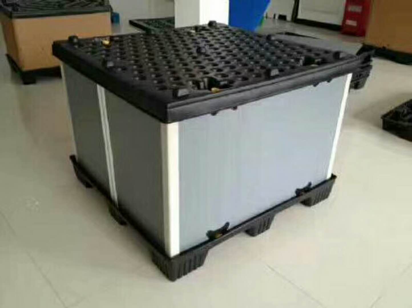 物流周轉(zhuǎn)托盤吸塑機